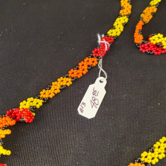 Handmade beaded sunflower necklace - Picture 4 of 5